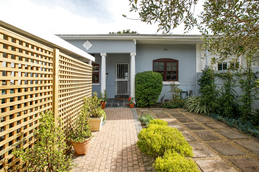 2 Bedroom Property for Sale in Harfield Village Western Cape